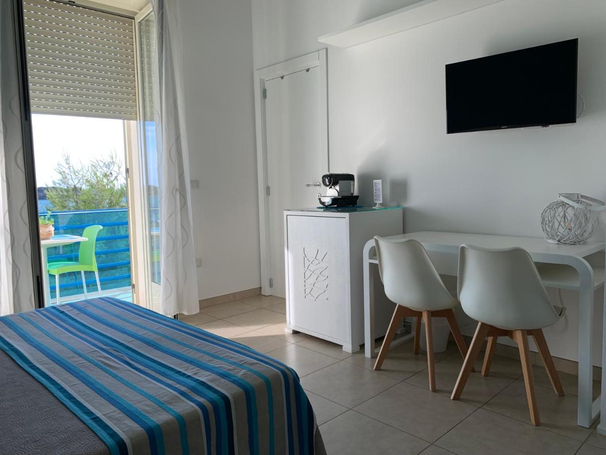 Frontemare Rooms Porto Cesareo Bagian luar foto